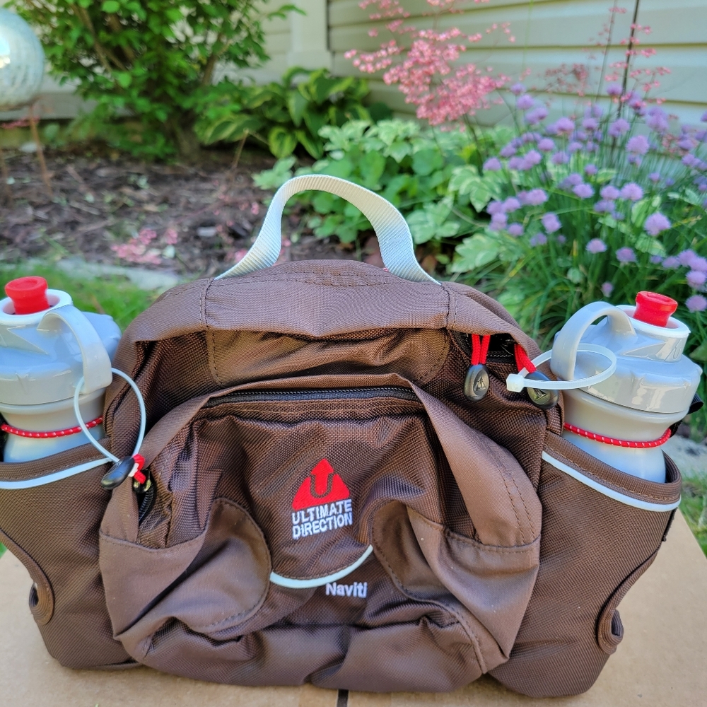 Ultimate Direction water bottle set with waist strap NWT
